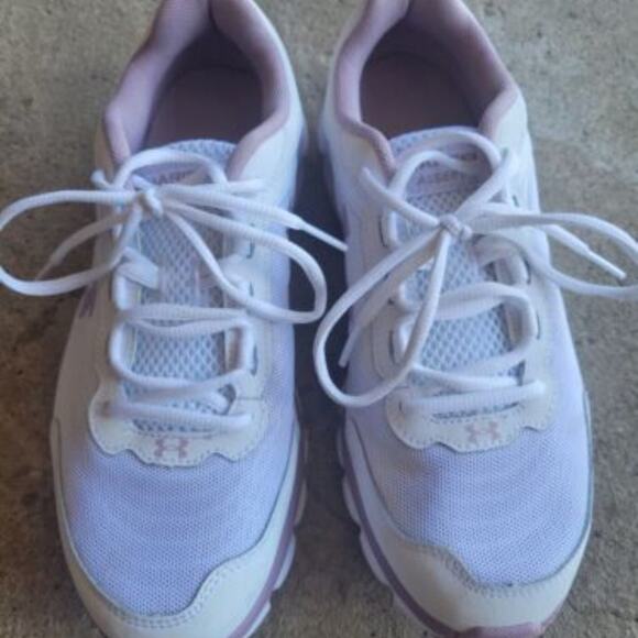 Under Armour Charged Assert 9 Womens Size 9 US Sneakers Deluxe Foam Shoes - Picture 1 of 7